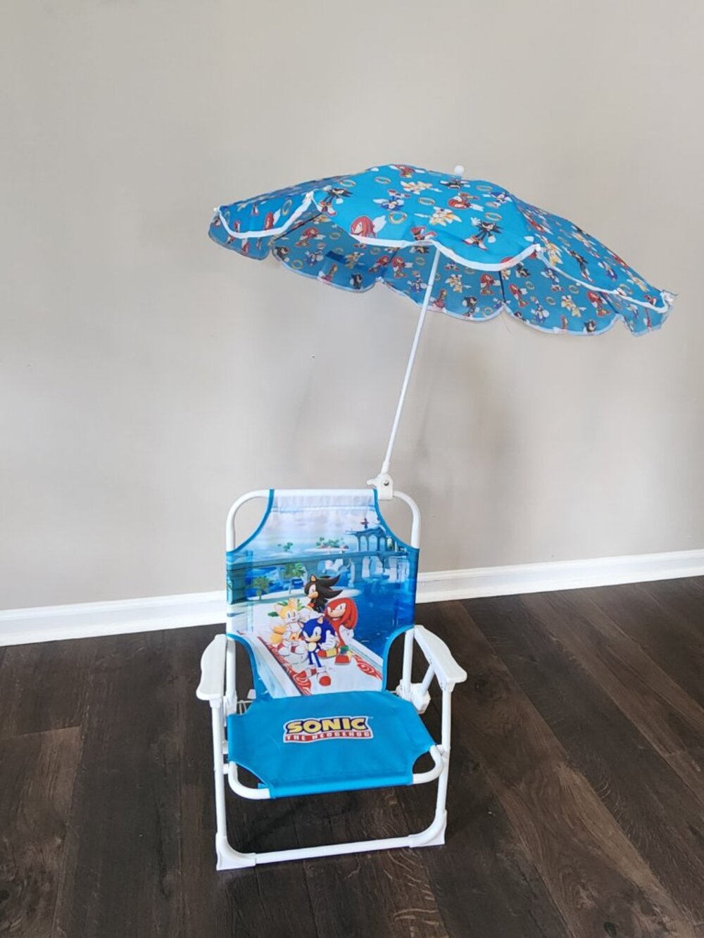 Sonic the Hedgehog Kids Folding Beach Chair w/ Umbrella - Picture 2 of 16